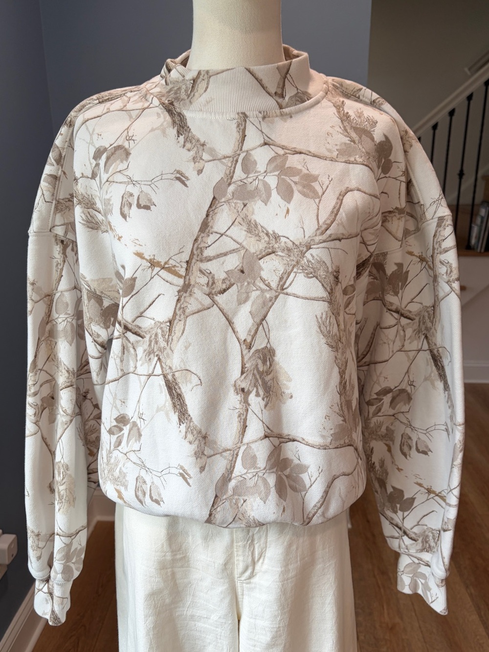 Abercrombie & Fitch Sunday Mockneck Crew Cream Woodland Camo Small